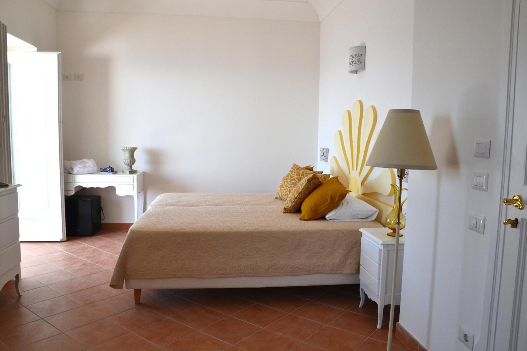 Villa Santa Chiara Positano Suites الغرفة الصورة