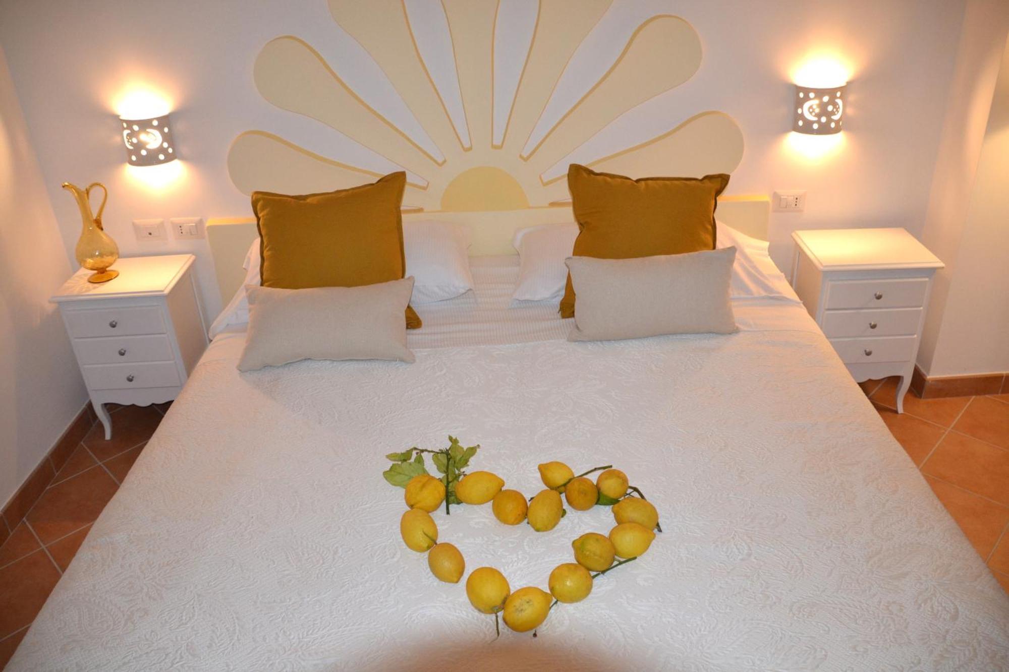 Villa Santa Chiara Positano Suites المظهر الخارجي الصورة